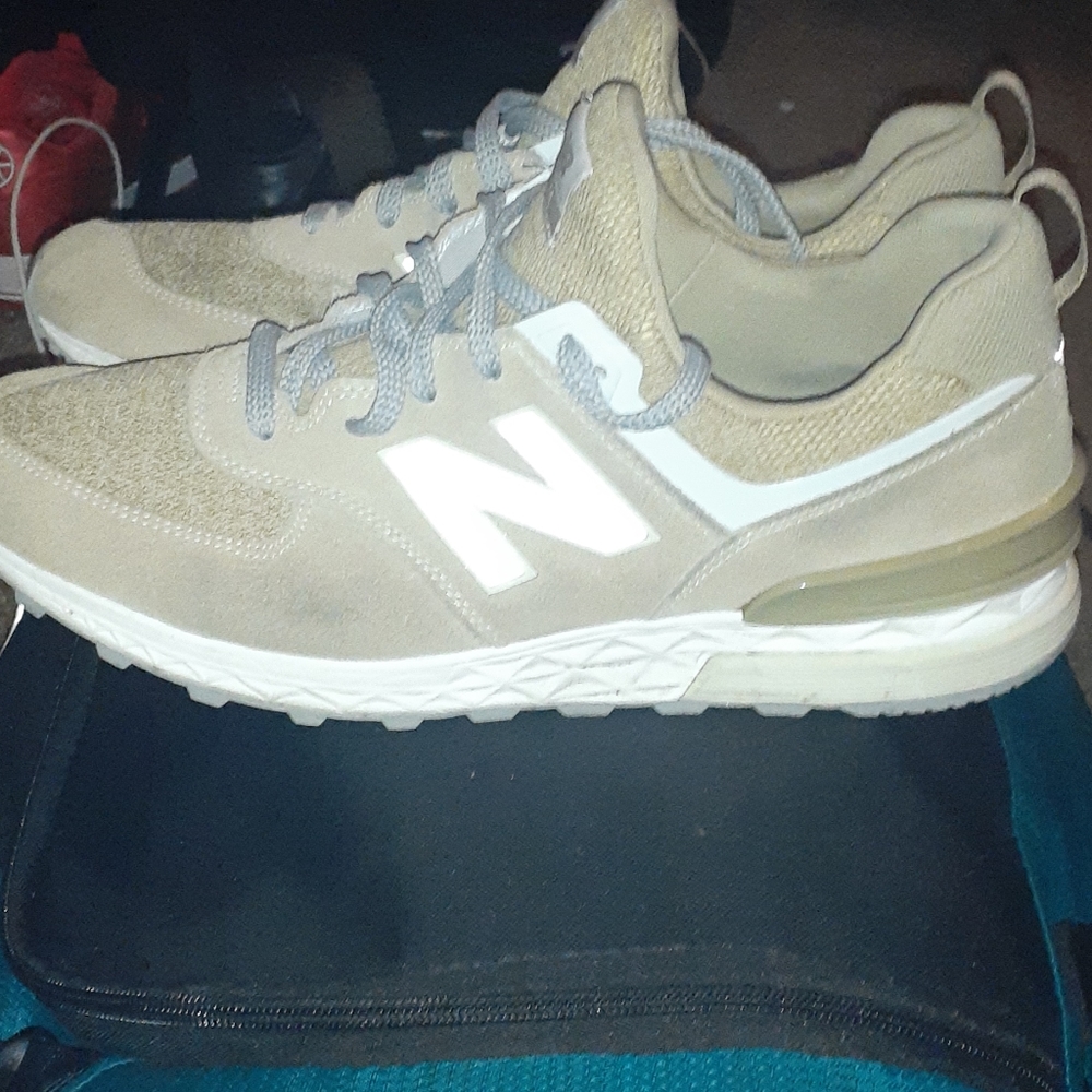 Shoe - Picture 4 of 5